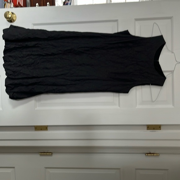 Nicole Miller Dresses & Skirts - Nicole miller Collection black with a crinkle pattern